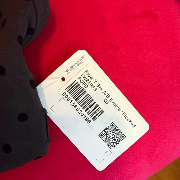 XS new with tags lululemon yoga bra - Picture 2 of 9